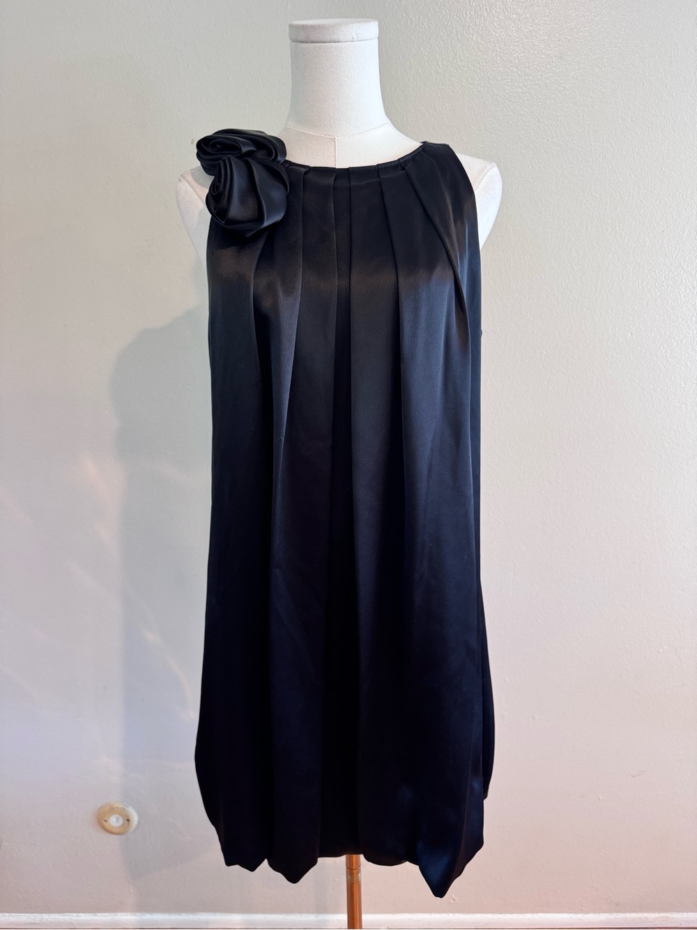 Vintage 2000s ABS Allen Schwartz Black Satin Rosette Bubble Hem Mini Dress 6